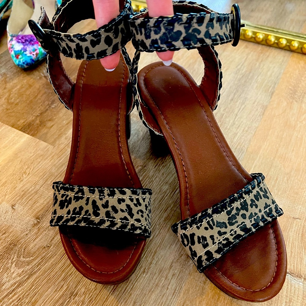 Size 9 platform wooden look heels with cheetah print